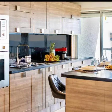 Magnificent 3 Rooms-sea View-terrace-pool Apartment *