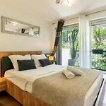 Magnificent 3 Rooms-sea View-terrace-pool * Niza