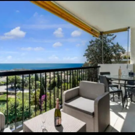 Magnificent 3 Rooms-sea View-terrace-pool شقة