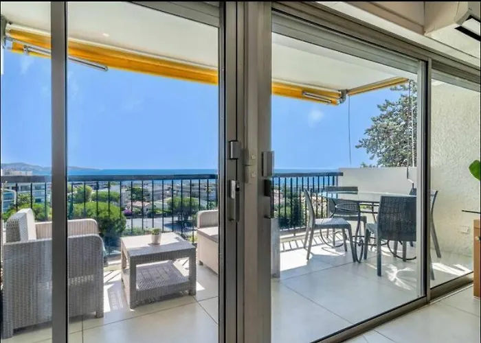 Lejlighed Magnificent 3 Rooms-sea View-terrace-pool Nice
